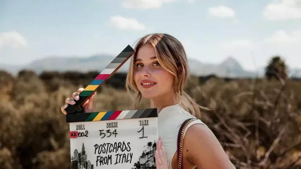 Nicole_Wallace_Postcards_from_Italy_1